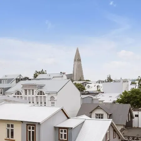 Stunning Rooftop In Downtown